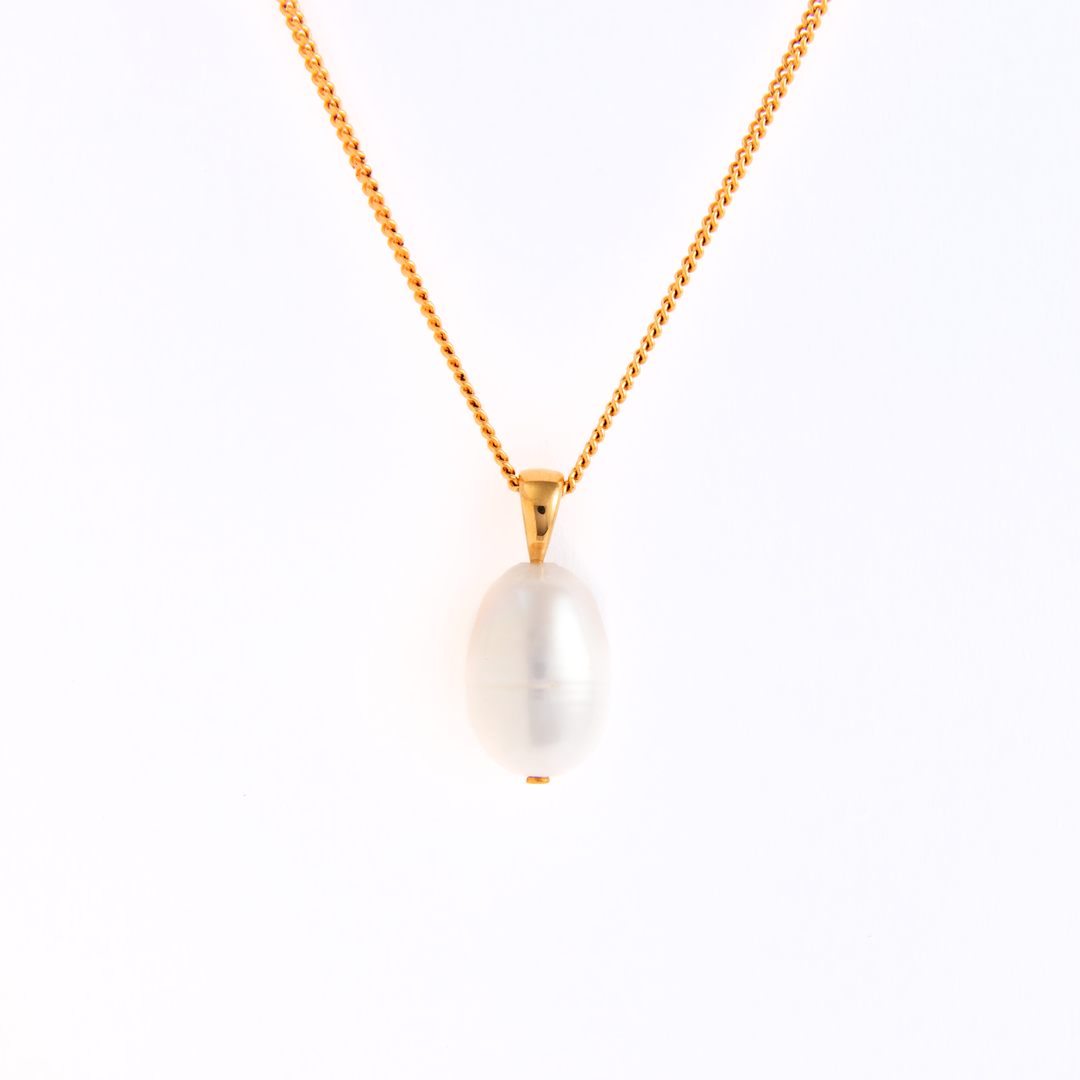 Brielle bold pearl necklace