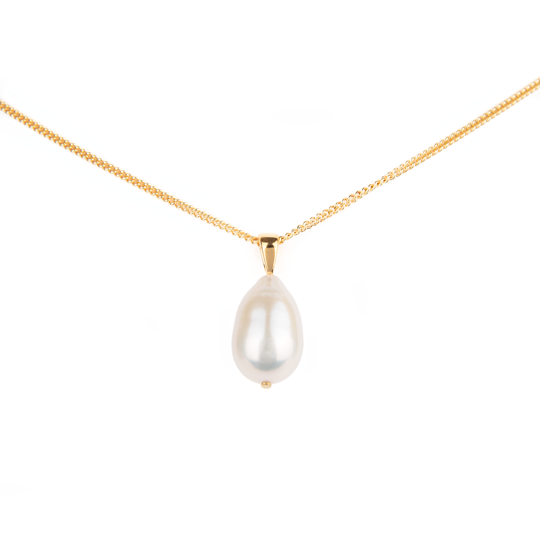 Brielle Bold Pearl Necklace